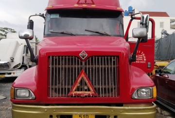 Freightliner 2002  đỏ