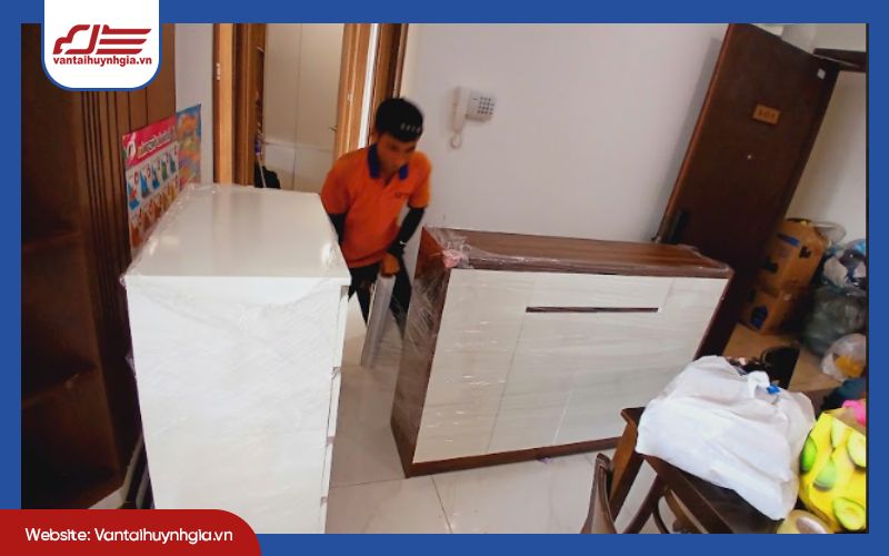 Bước 5: Giao hàng và hoàn tất thủ tục