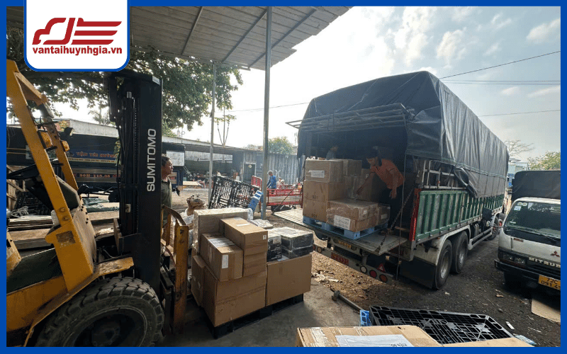 Dịch vụ cho thuê bến bãi, trung chuyển hàng hóa Huỳnh Gia