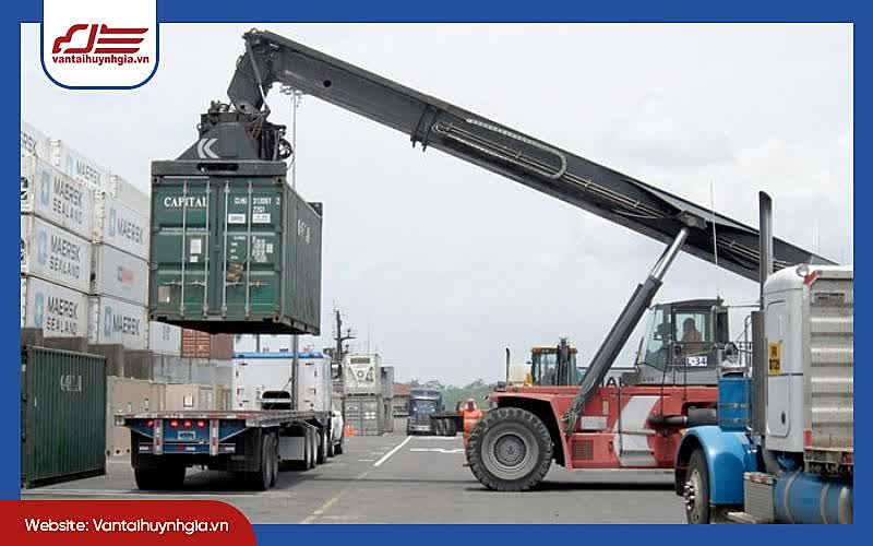 Chi phí vận chuyển hàng hóa bằng container là bao nhiêu?