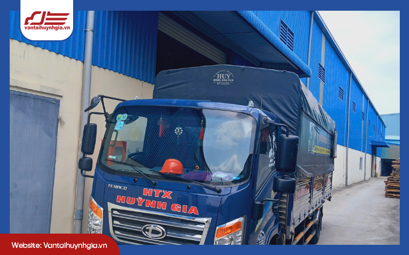 Nên chọn dịch vụ chuyên nghiệp hay tự thuê xe?