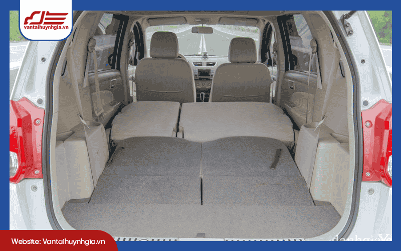 Xe 7 chỗ có được chở hàng trên nóc không? Giải đáp chi tiết và giải pháp an toàn