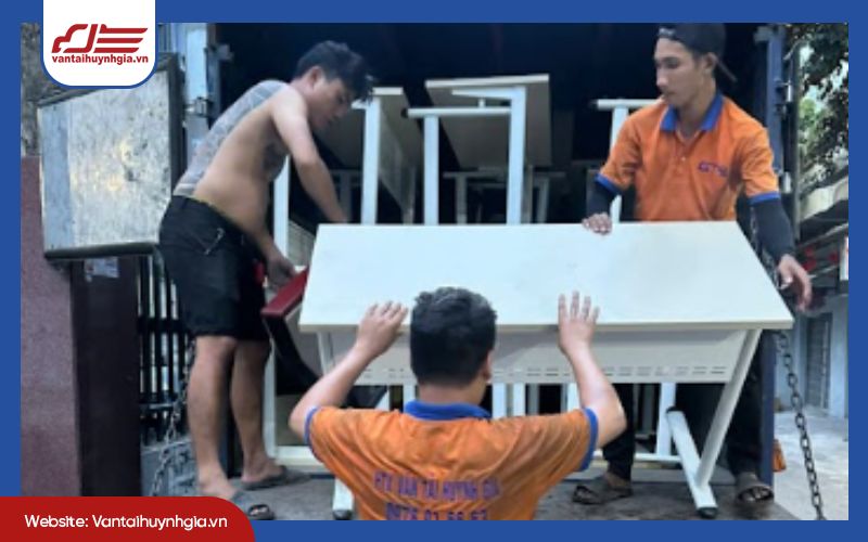 Hộ kinh doanh cá thể và các dịch vụ chở hàng nhỏ 